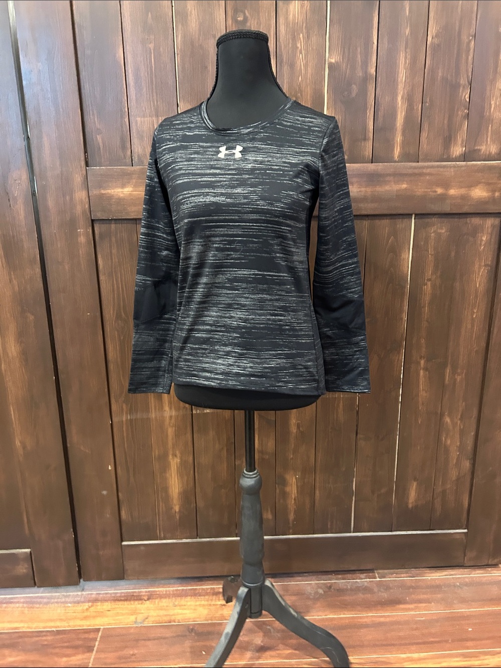 Under Armour Women's Black Heather Long Sleeve Performance Tee